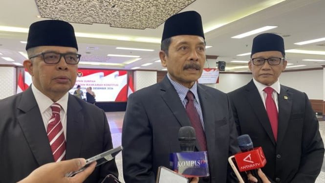 El presidente del MKMK prefirió ser despedido antes que filtrar el informe de Adis Kadir