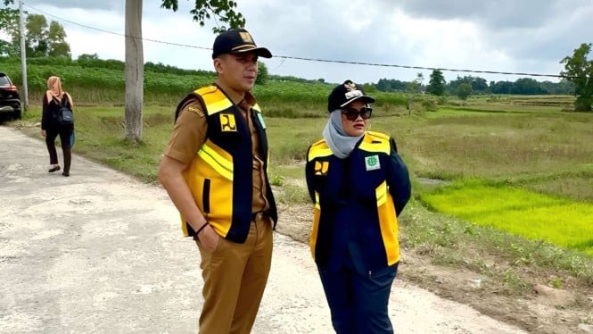 El video de los estudiantes navegando en un bote se vuelve viral, cómo Regent promete construir pronto el Puente Rojo y Blanco