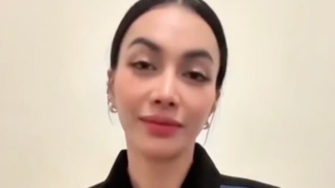 En un video antiguo de Denada fingiendo estar enfermo, Onad fue diagnosticado con el síndrome de Peter Pan.