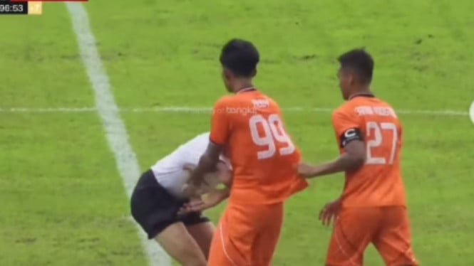 Un jugador de PSIR Rembang acusa a un internauta de presionar los genitales del árbitro durante una protesta: ¡debería prohibirse!