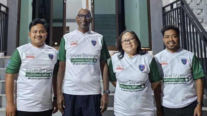 Uni Papua FC envió tres entrenadores para difundir el espíritu del fútbol por la paz en el Sudeste Asiático