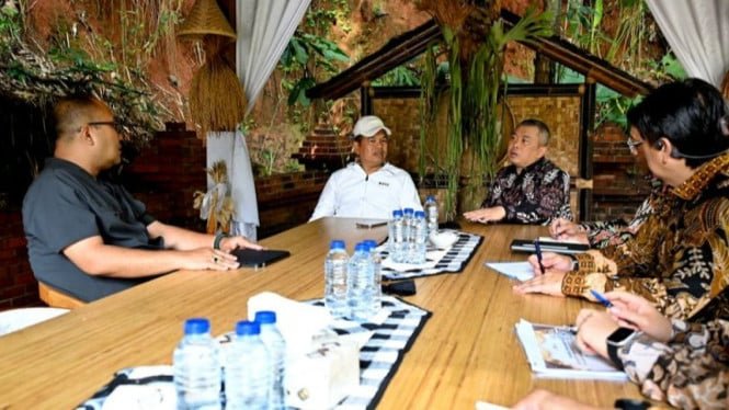 El Ministro de Transporte, Dedi Mulyadi, analiza los puntos críticos para los flujos de regreso a casa del Eid 2026