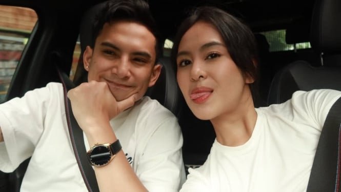 La madre expresó abiertamente su disgusto por la nueva novia de Okin.