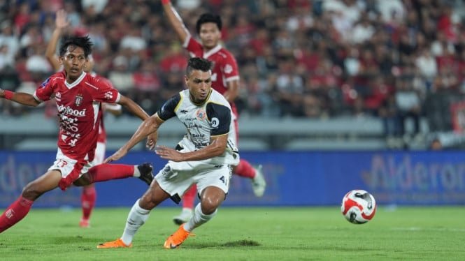 Debut de Zjlstra y Shayne, Persija Sikat Bali United