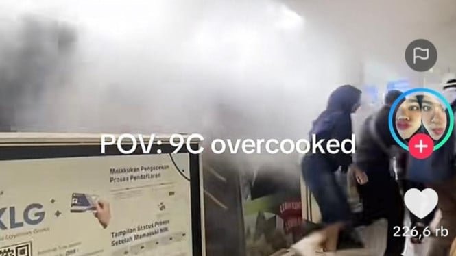 El accidente viral de un autobús de TransJakarta en la parada de Pankoran provoca que los pasajeros se dispersen en pánico