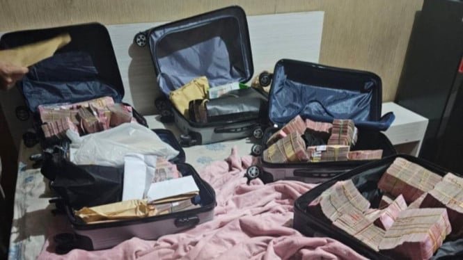 La Comisión Anticorrupción incauta 5.000 millones de IDR de la ‘casa segura’ de Ciputat relacionada con el soborno en la importación de mercancías aduaneras