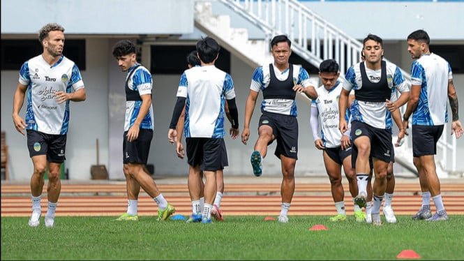 El programa de entrenamiento del PSIM cambió durante el Ramadán, y las tropas de Mataram aún son alentadas a hacer frente a su apretada agenda.
