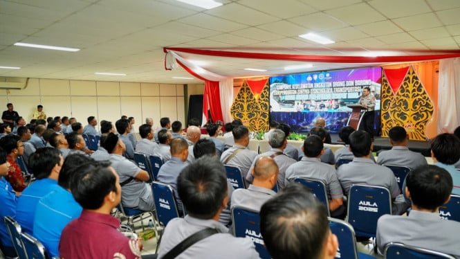 Empresarios y conductores de transporte público acuerdan organizar un regreso seguro a casa para el Eid 2026