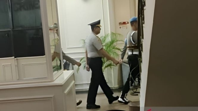 ¡Aún no ha terminado! Después de ser despedido, AKBP Didik volvió a ser sospechoso después de recibir un depósito de 2.800 millones de IDR de un traficante de drogas.