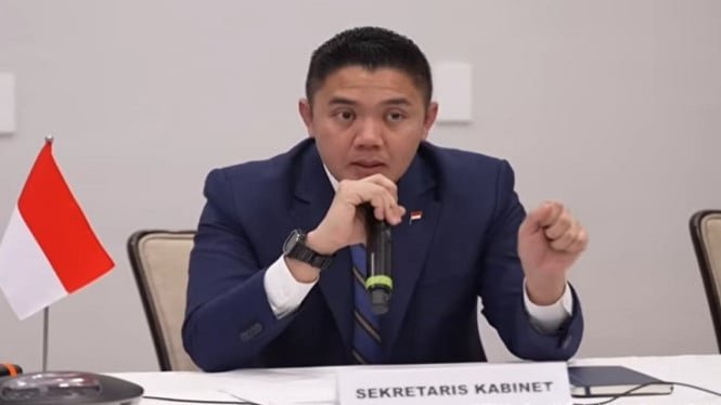 El secretario del gabinete, Teddy, habla sobre la cuestión de que los productos estadounidenses puedan ingresar a Indonesia sin la certificación Halal.