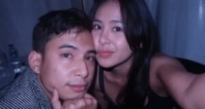 Para ser justos, ella no estuvo de acuerdo, la madre de Okin tocó a Ananda Zafira por la ‘simbiosis’