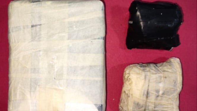 La policía arresta a un hombre en el oeste de Yakarta que transportaba 1 kg de cocaína obtenida en Malasia