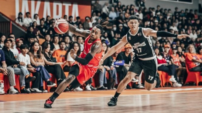 ¡Pelita Jaya gana la mitad de temporada de IBL 2026! Una espectacular remontada supera a los Hornbills, impresionante récord de 10-0