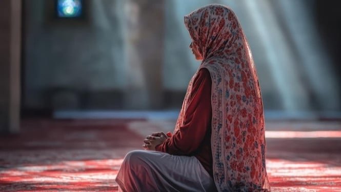 La historia de una mujer alcohólica que se convierte al Islam tras verse afectada por el comportamiento musulmán durante el Ramadán.