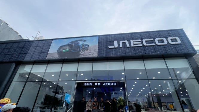 Más concesionarios de coches eléctricos en Yakarta