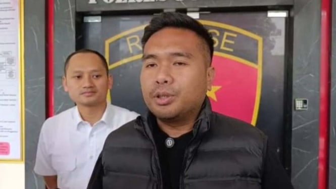 ¡Gran conmoción! Madre e hijo encontrados desnudos en antiguo albergue policial sospechosos de asesinato