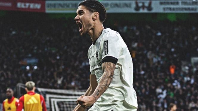 El único gol del jugador de la selección indonesia Kevin Dix asegura la victoria del Borussia Moenchengladbach