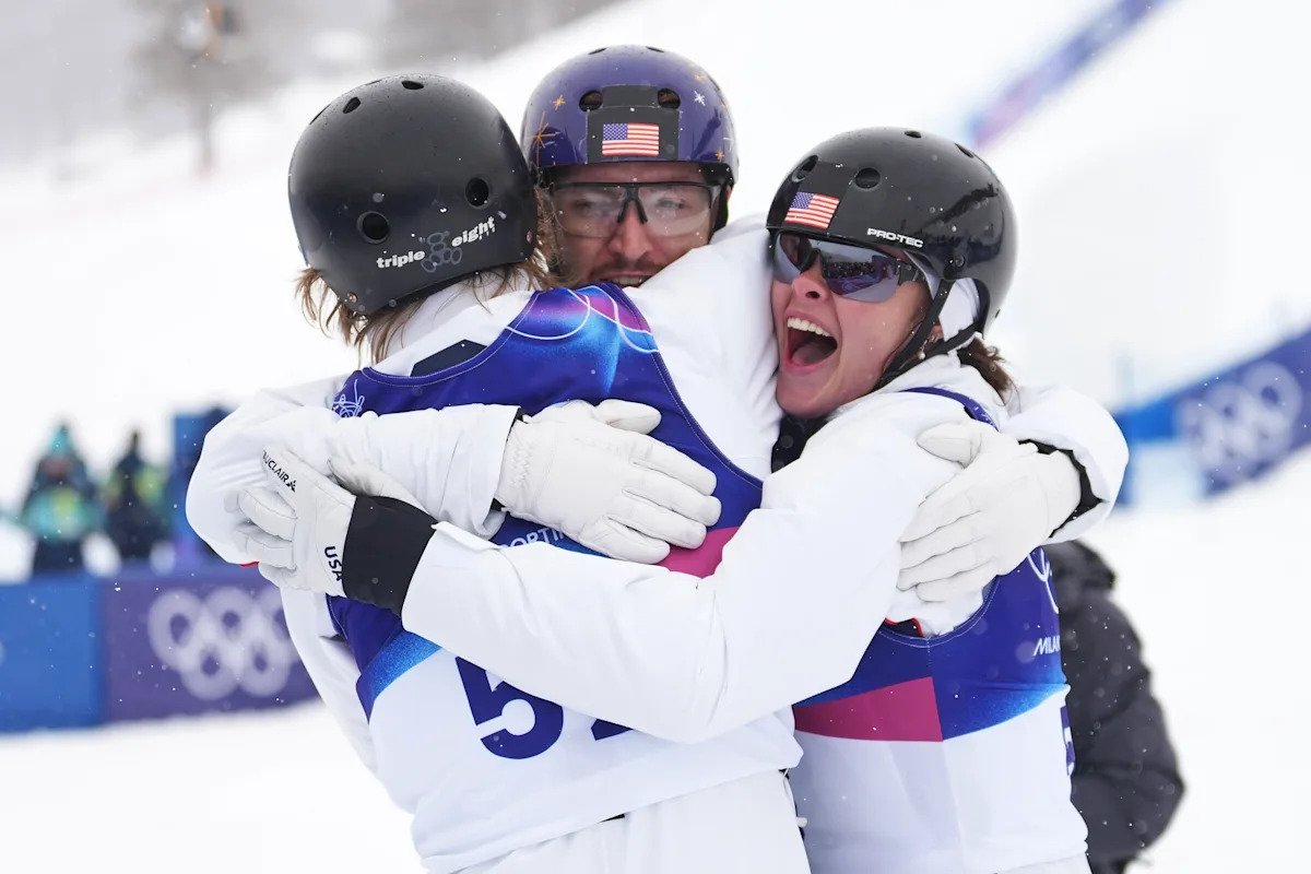 Resumen del día 15 de los Juegos Olímpicos de Invierno 2026: EE. UU. gana el oro en aéreos mixtos; El noruego Johannes Hosflat Klabo logró una racha histórica