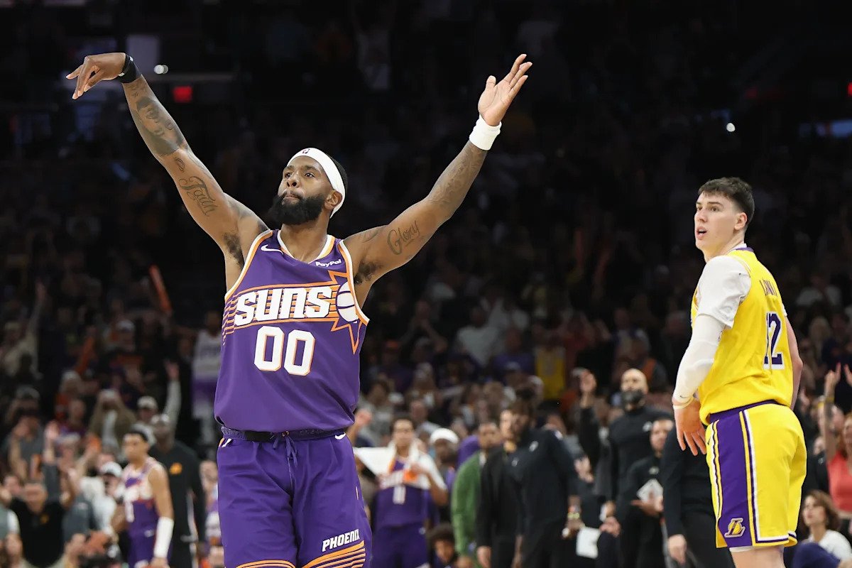 Royce O’Neal de los Suns arruina el regreso de los Lakers con un triple ganador