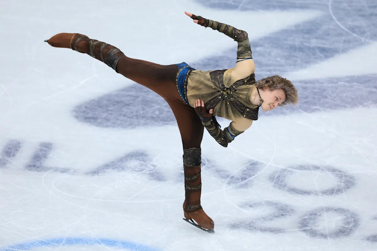 Cómo ver a Ilya Malinin y el equipo de EE. UU. competir en patinaje artístico masculino en los Juegos Olímpicos de Invierno de 2026