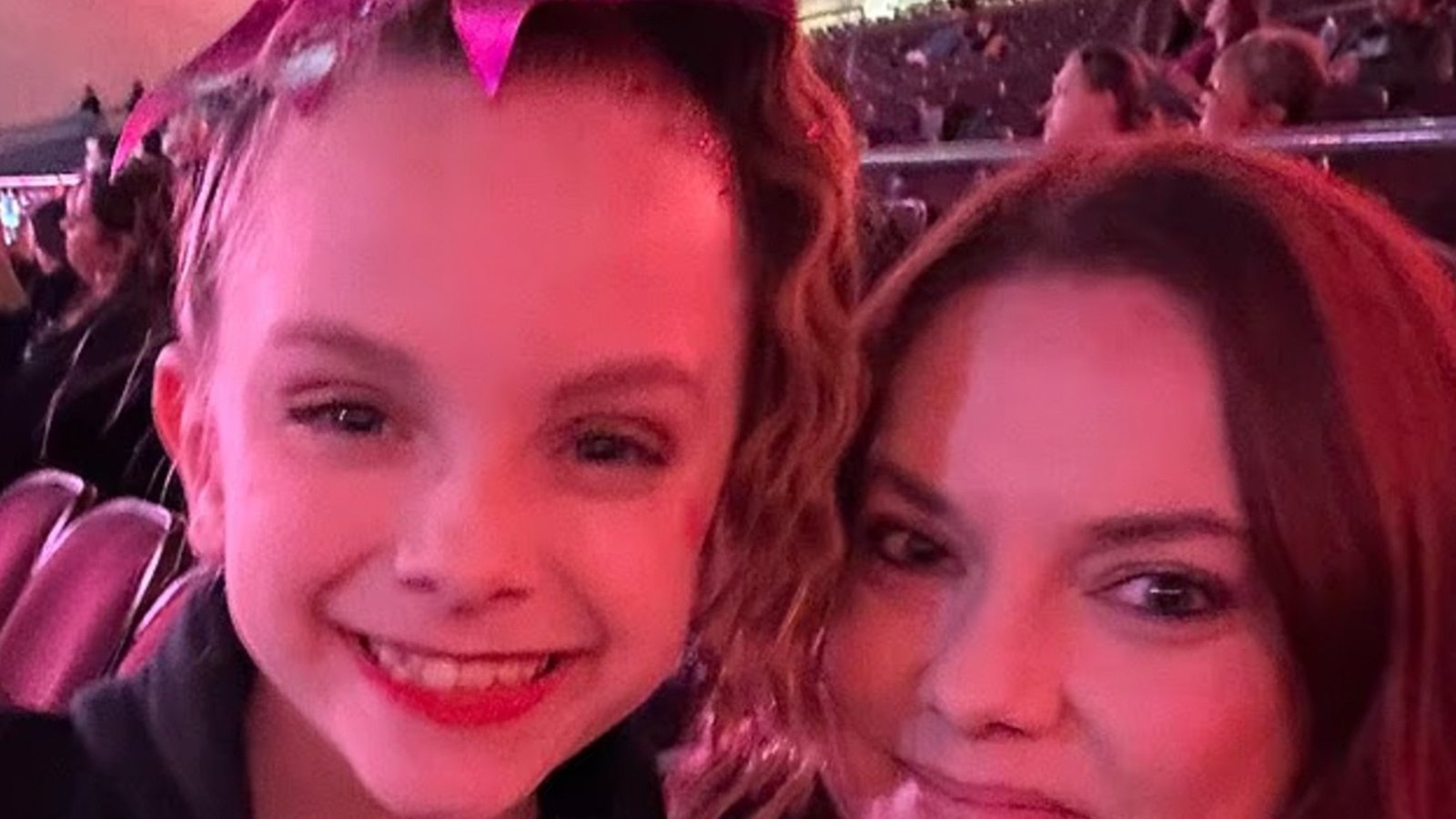 Cheer mamá acusada de matar a su hija en asesinato-suicidio tiene problemas de custodia anteriores