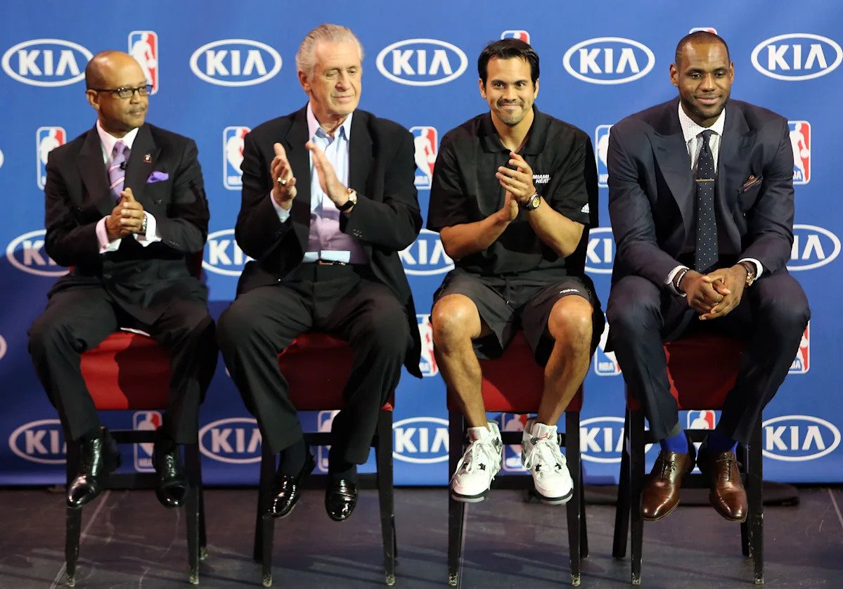 LeBron James recuerda lo que habría pasado si la racha de Pat Riley en el Heat hubiera sido más larga