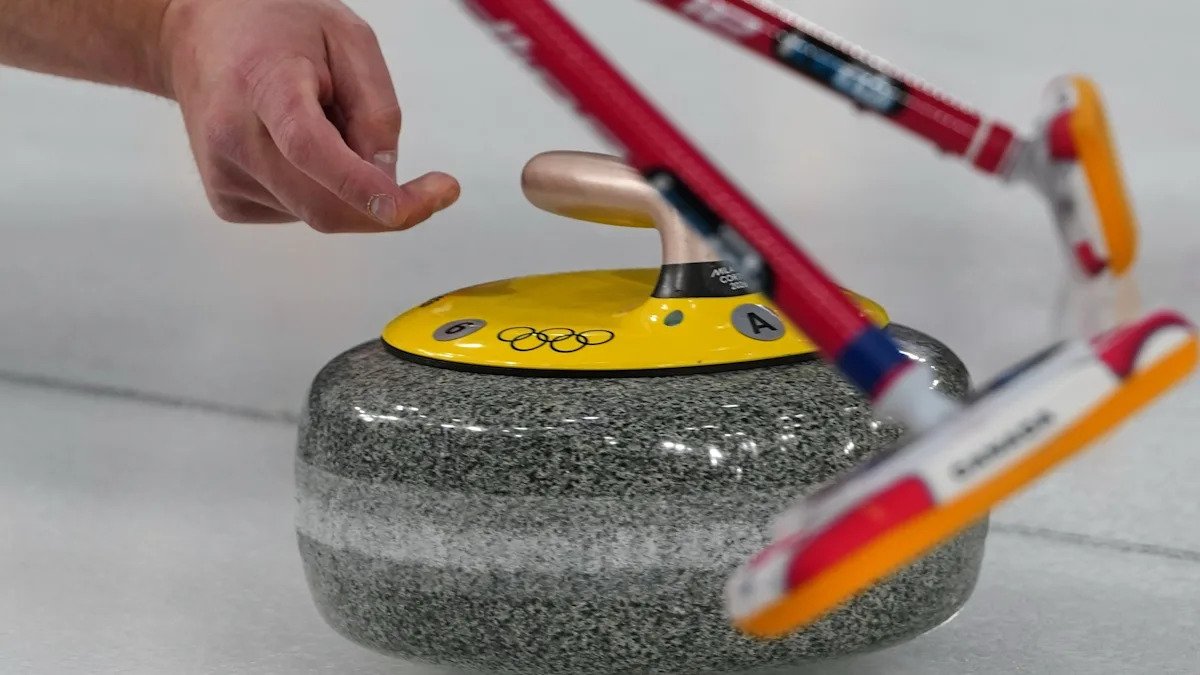 Juegos Olímpicos de Invierno 2026: el curling mundial modifica la configuración de los árbitros después de la controversia del doble toque