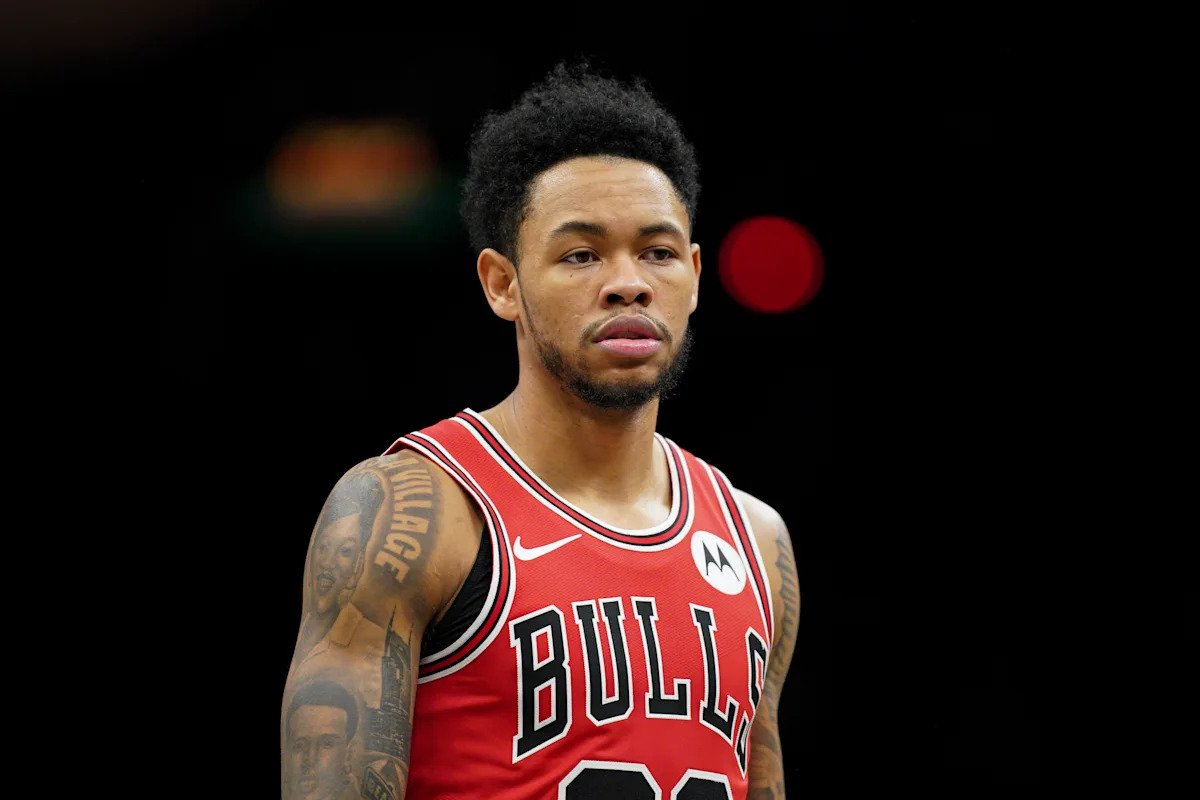 Bulls G Anfernee Simons fuera indefinidamente por fractura de muñeca en derrota inicial ante Pistons