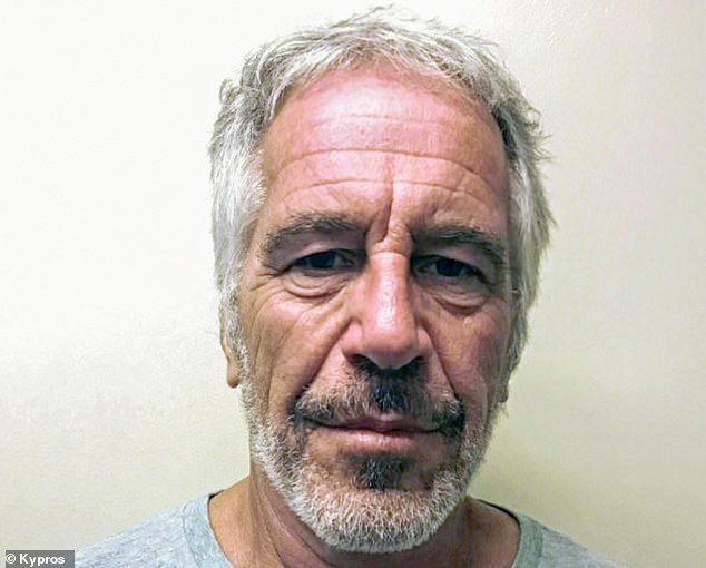 Correos electrónicos con sexo explícito enviados por una ex estrella de NASCAR casada con el ‘teniente clave’ de Jeffrey Epstein revelados en la última revelación impactante