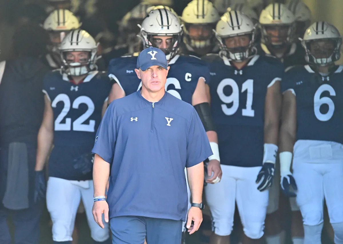 El entrenador de Yale, Tony Reno, se retira debido a su «condición de salud actual»