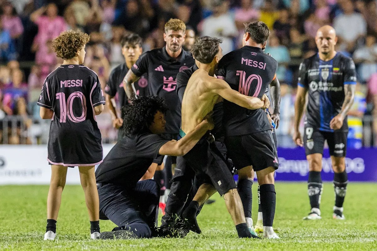Lionel Messi asiste al partido del Inter Miami en Puerto Rico como Field Invaders