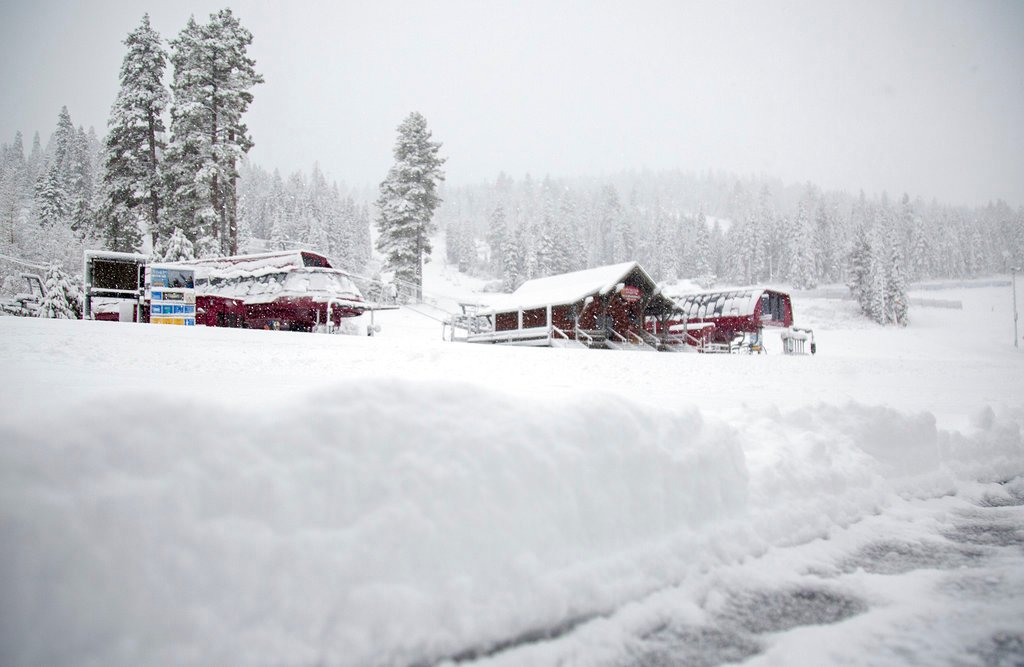 Un hombre del Área de la Bahía murió en un accidente de esquí en un centro turístico de Truckee