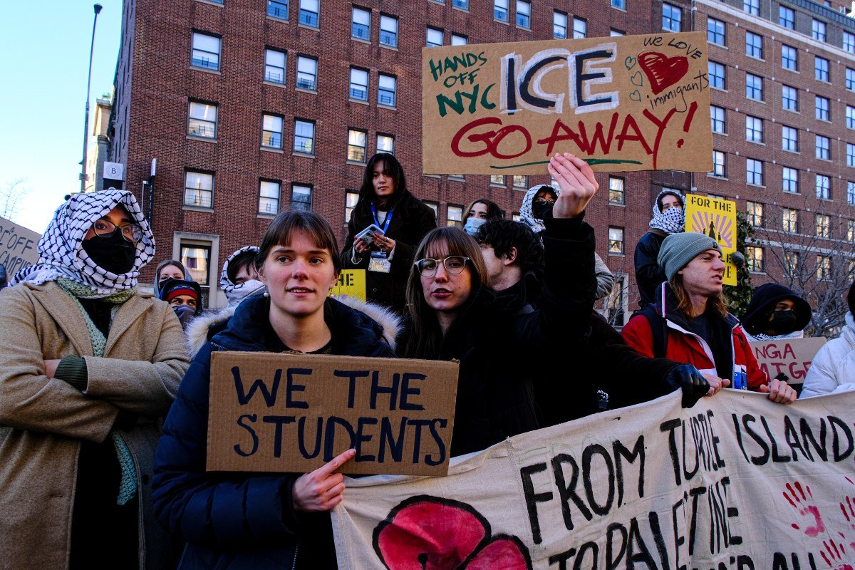 Los agentes de ICE reivindicaron la búsqueda de personas desaparecidas antes de arrestar al estudiante de Columbia, dijo la universidad.