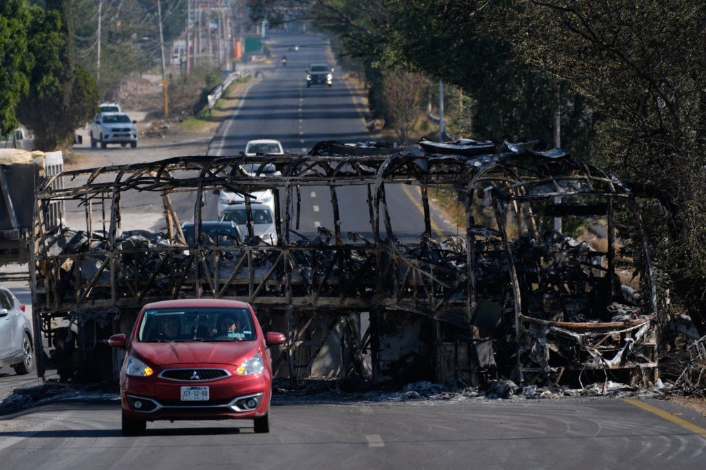 Residentes del condado de Sonoma se refugian en Puerto Vallarta, Guadalajara