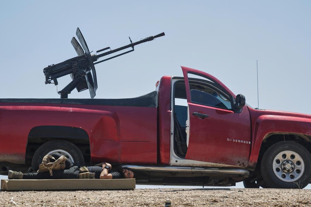 El Estado Islámico atacó al presidente interino de Siria y pidió un ataque