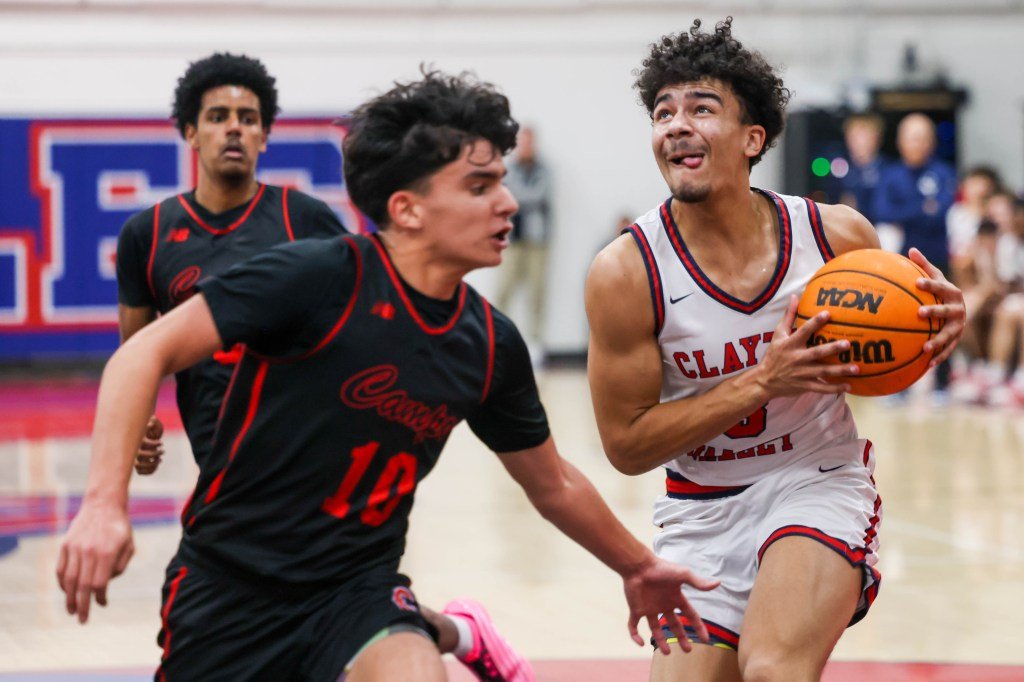 Clayton Valley tomó el mando en la recta final, derrotando a Acalanes para ganar el título de DAL