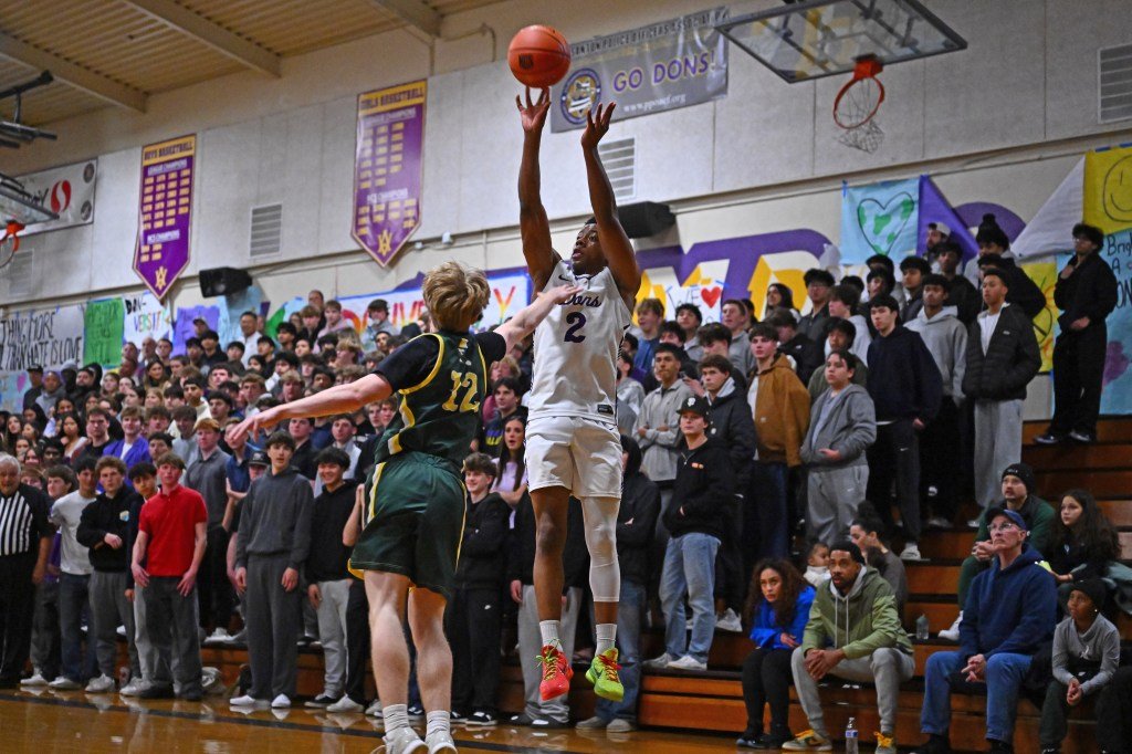 Amador Valley avanza a las semifinales de NCS D1 superando a Livermore