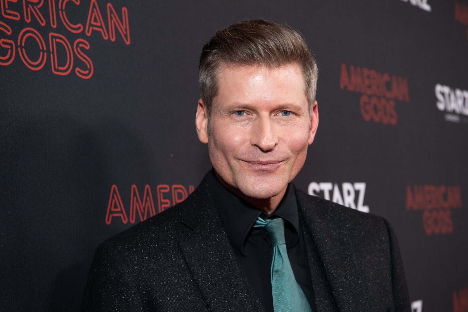 Crispin Glover acusado de mantener a una mujer como ‘esclava sexual’ en una demanda impactante
