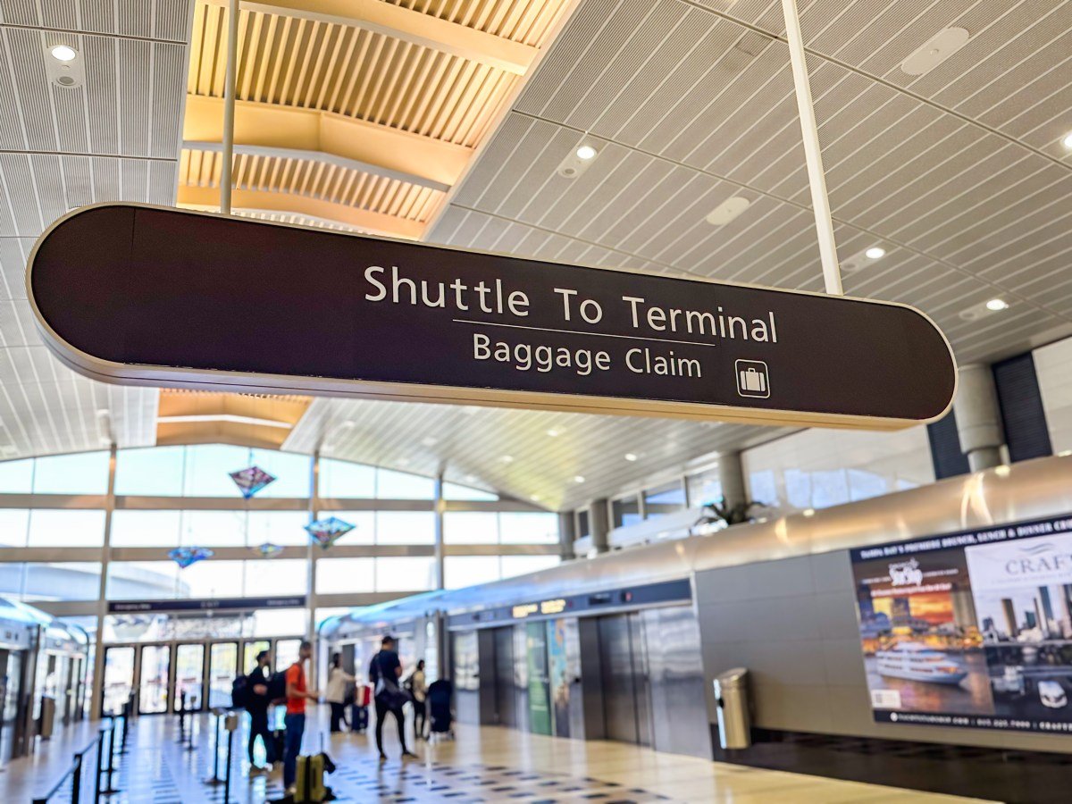 ¿El aeropuerto de Tampa prohíbe los Crocs y los pijamas? Qué saber después del discurso.