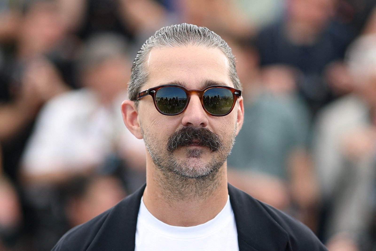 Shia LaBeouf hospitalizado después de ‘aterrorizar a la ciudad’ en un bar borracho, arrestado en Nueva Orleans