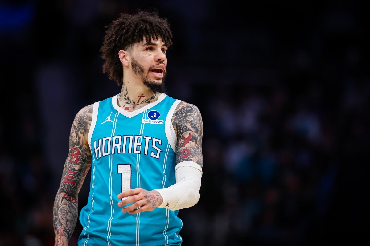 ¿Está LaMelo Ball en el informe de lesiones de Hornets-Rockets?