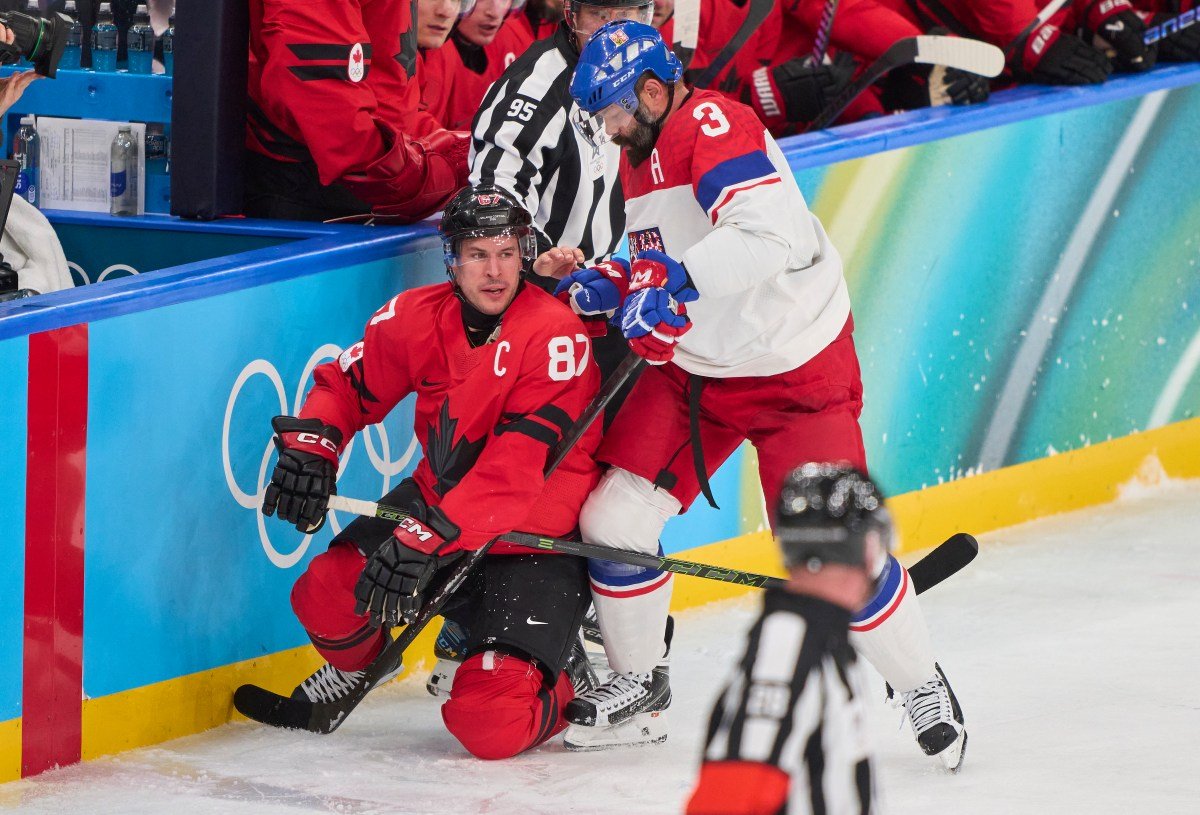 El estado de la lesión de Sidney Crosby se determinará antes del juego por la medalla de oro entre Canadá y Estados Unidos.