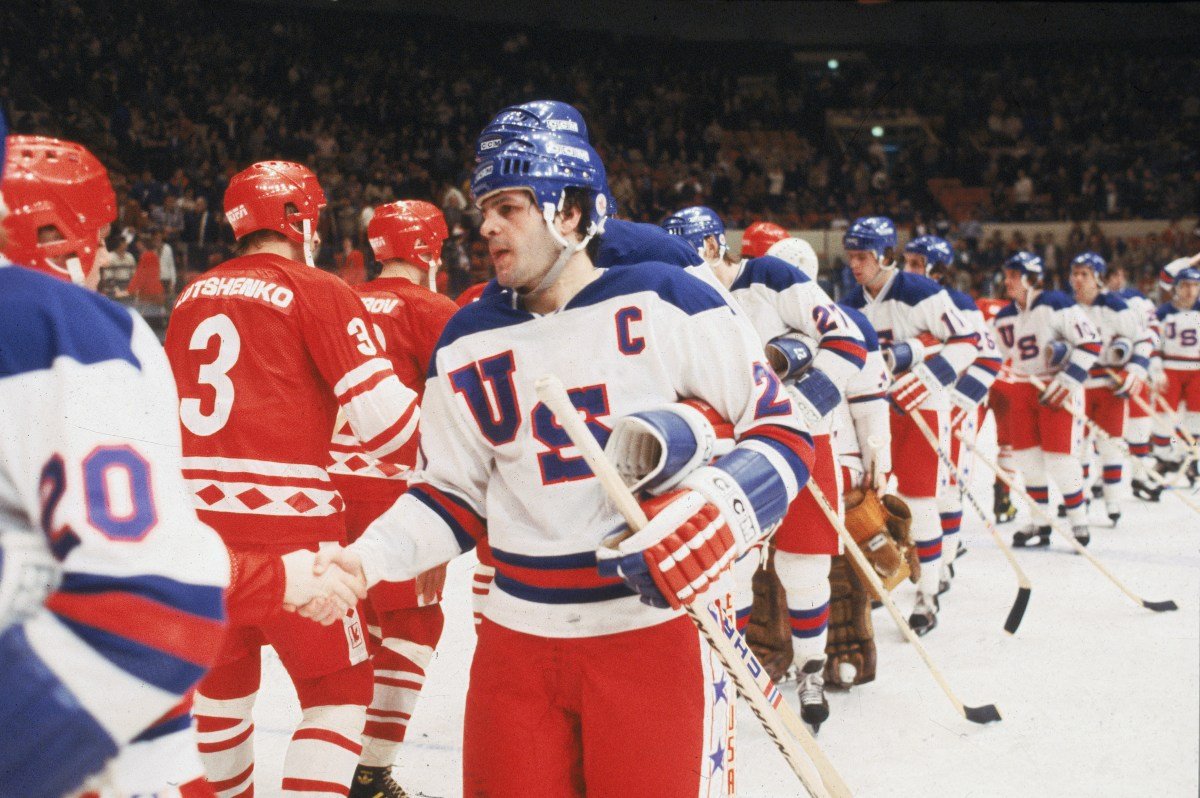 El poderoso mensaje de tres palabras de Mike Eruzione para el hockey estadounidense antes del juego por la medalla de oro