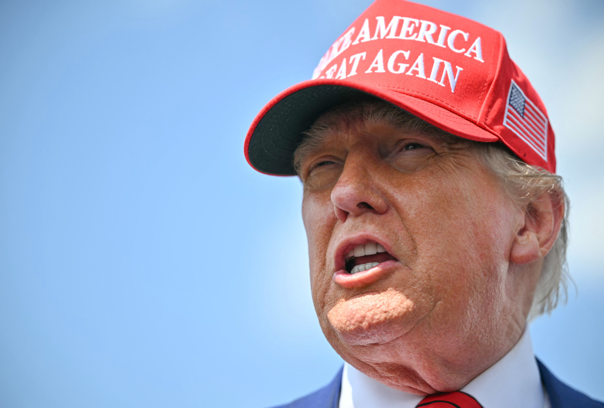 Los índices de aprobación de Trump caen entre los partidarios del MAGA