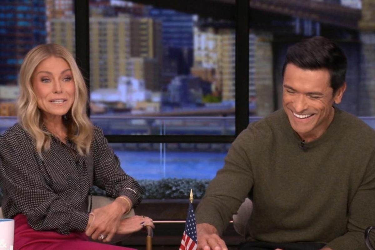 Kelly Ripa critica a Mark Consuelo por «apestar a cigarro» después de pasar tiempo en su «cueva del hombre»: «Hecho por un perro, lo acaricias y luego huele a cigarro»