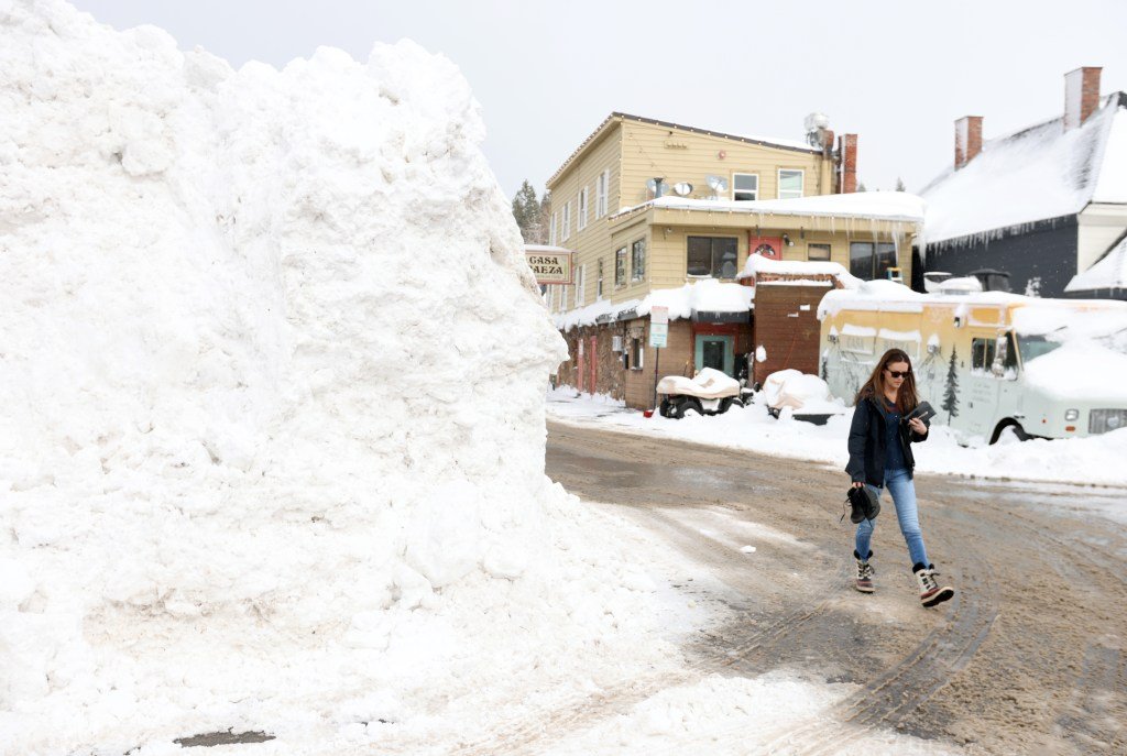 La recaudación de fondos para un hombre herido en la autopista 50 se acerca a los $10,000