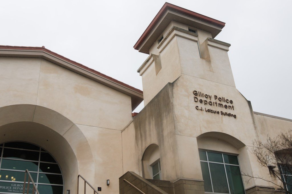 La investigación de muertes en el tránsito en Gilroy encuentra que el conductor no cedió el paso