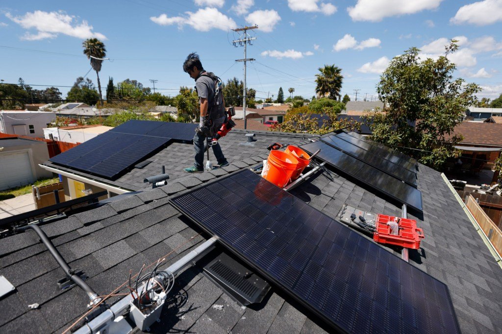 El regulador de California dice que sus reglas solares son justas, pero tres grupos ambientalistas quieren que se rechacen – Mercury News