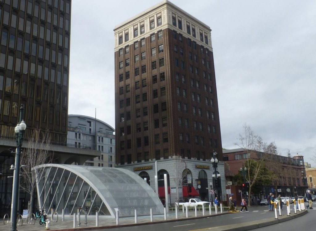 Los funcionarios sopesaron los límites de altura de los edificios en 1926