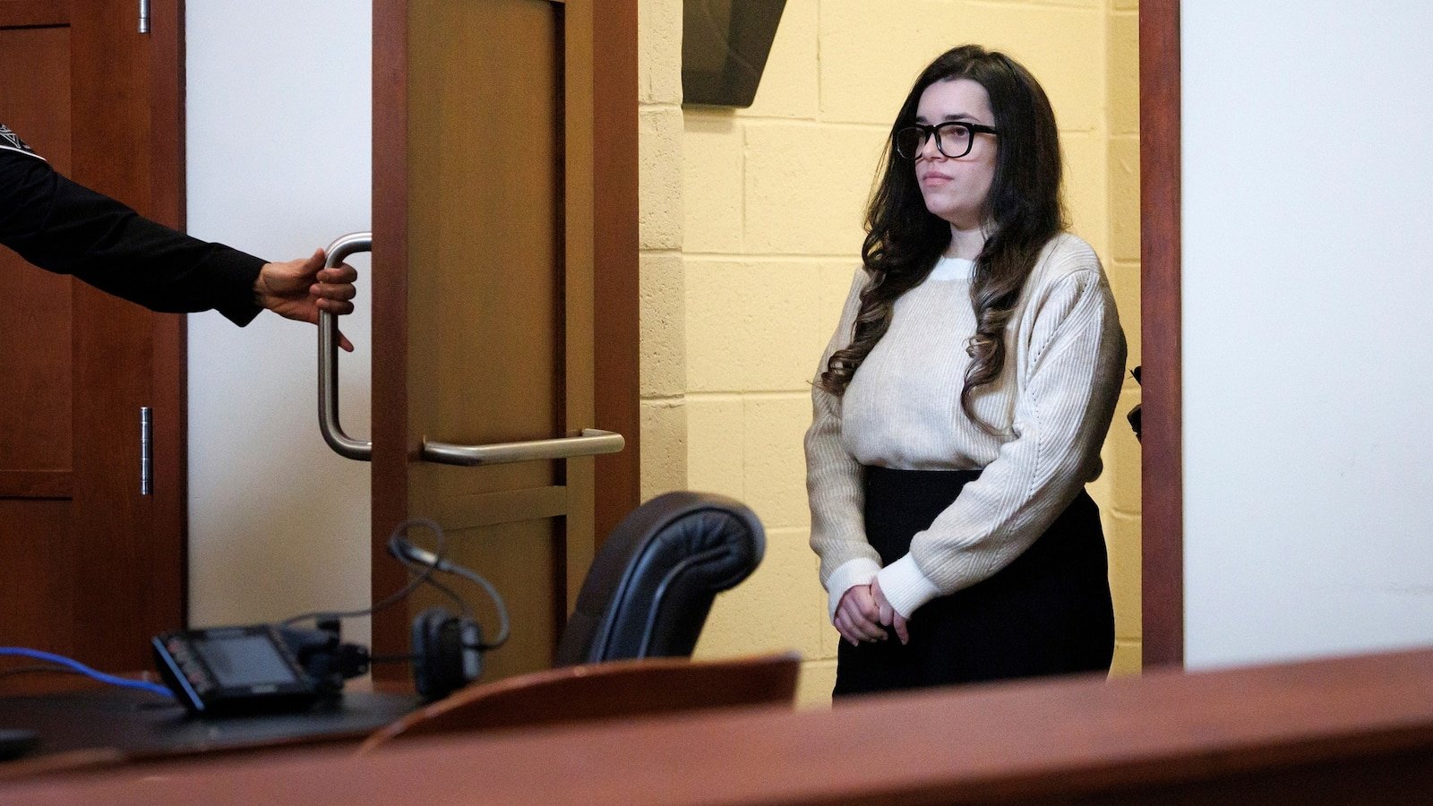 Au pair condenada a 10 años de prisión por doble asesinato en Virginia